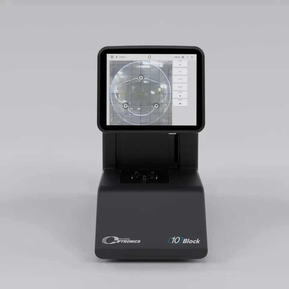 Блокировщик 10Block (National Optronics), вид спереди: сенсорный экран и зона установки линзы