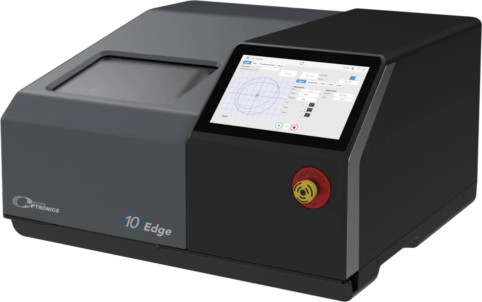 Настольный станок 10Edge (National Optronics) для обработки кромок линз, вид спереди сбоку с сенсорным экраном